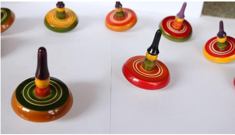 Wooden Special Wind Tops (10 Nos.)  - Shree Channapatna Toys